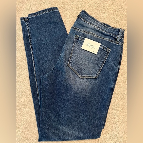 Women’s KanCan Denim Blue Jean Pants Size 13/30 Dark Wash NWT - Picture 4 of 8